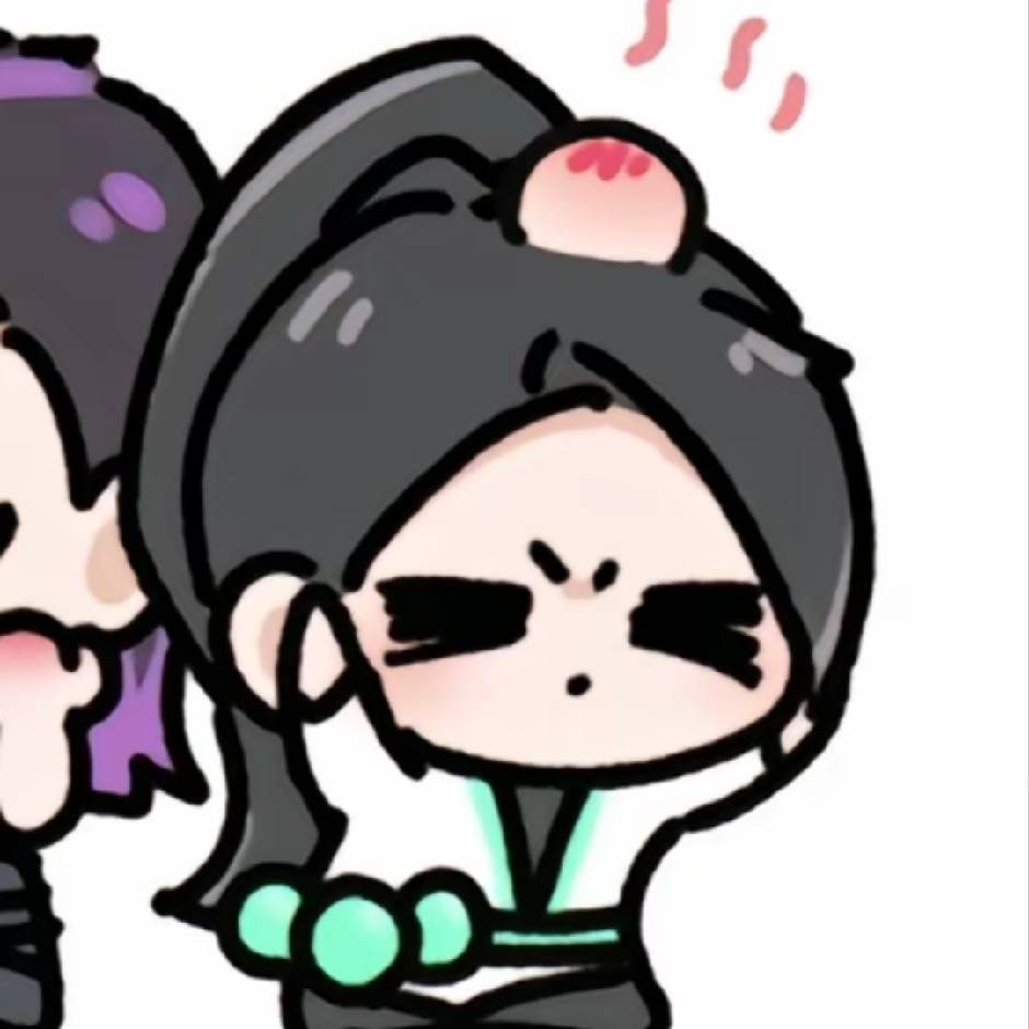 项目团队成员头像，年轻男性，穿白色衬衫，短发，正面微笑，明亮自然光，简约背景